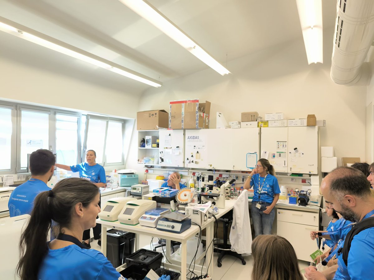 Hoxe o noso grupo estivo participando nas xornadas de portas abertas do <a href="/cinbio_uvigo/">CINBIO</a> 👩🏽‍🔬👨🏽‍🔬🧫🧪
#teamcinbio #Science