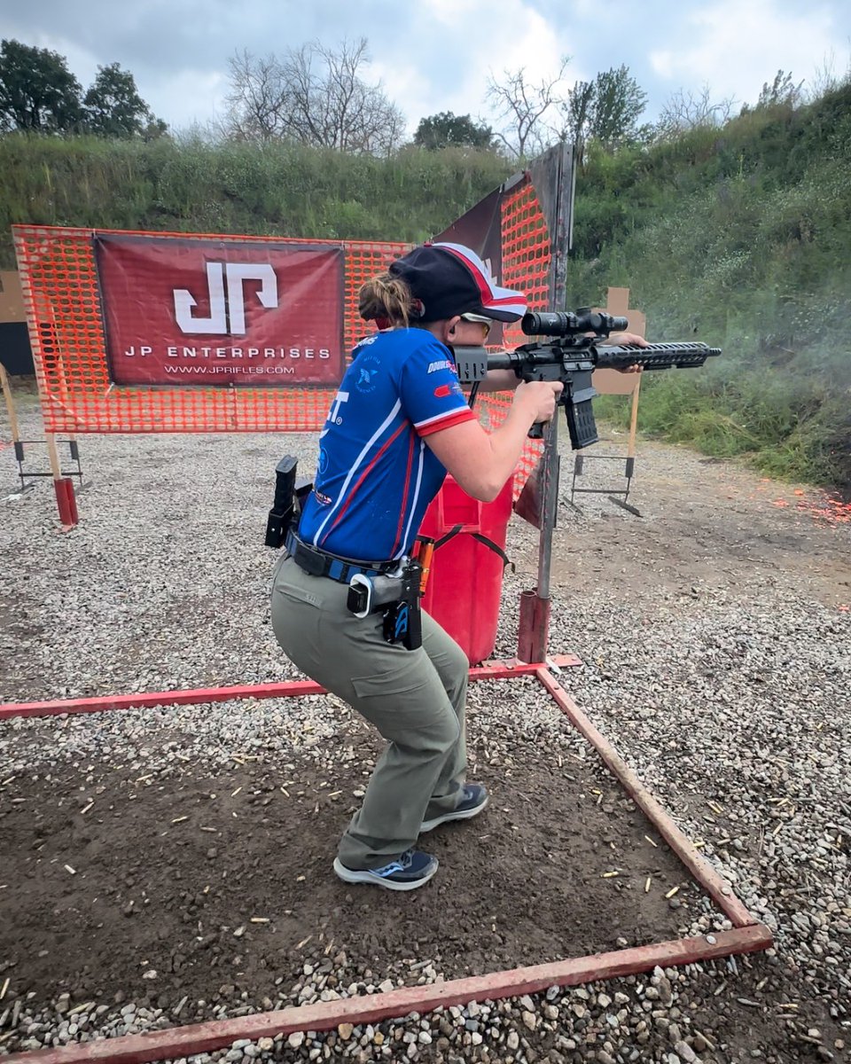 Trijicon's tweet image. Jalise Williams running her Credo at the MultiGun Nationals. 🎯🏆 Congratulations on taking 4th Lady Overall and 7th Overall in the Tactical Division. Great shooting, as always, Jalise. 

@JaliseW1911 

#TeamTrijicon #MultiGun #TrijiconCredo