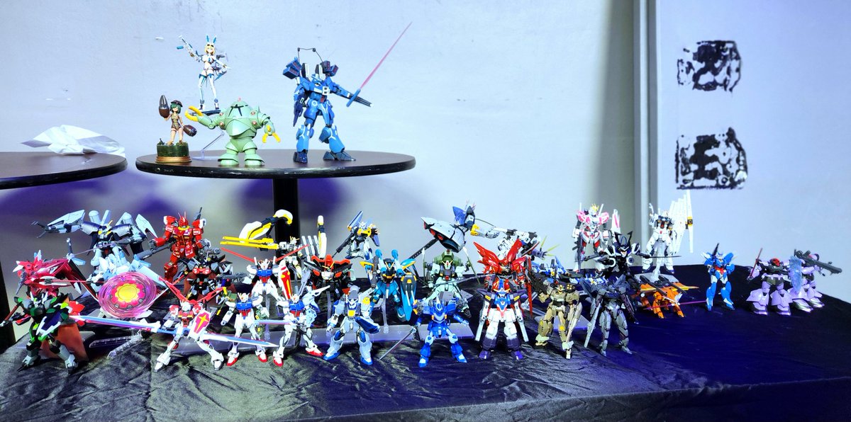 phoenixprime1's tweet photo. We had a huge turnout at Build night for our monthly showcase night over at @Flynnsgamingfl! 

A lot of kits and a ton of variety! 
#gunpla #gundam #buildnight #showcasenight #modelkit #modelkits #HG #MG https://t.co/ErFHznskJs