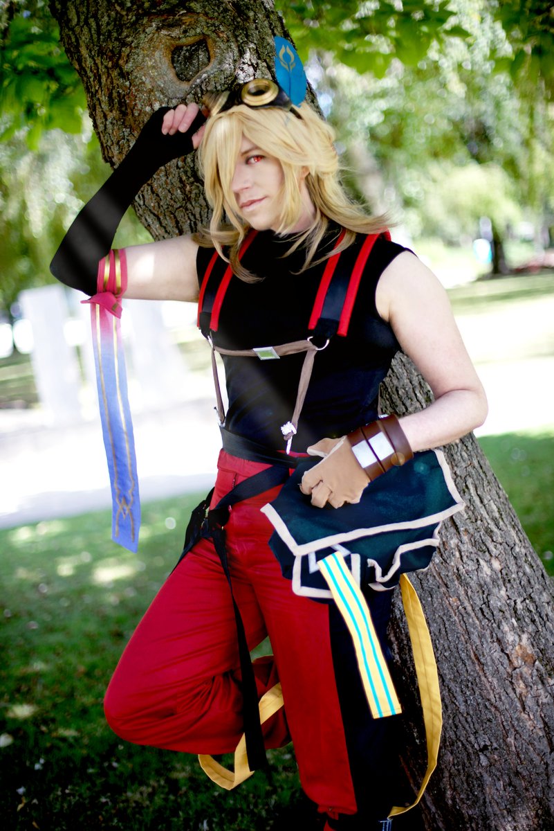 KishiCreates's tweet image. Full shot of Mechanic Kaveh~ I threw together &amp;amp; re-used parts of other costumes, I really felt good in this! -rip forgetting my hoodie :']
📸- @FreeTimeJei 

#Kaveh #HoYoFair #cosplay #Genshinlmpact