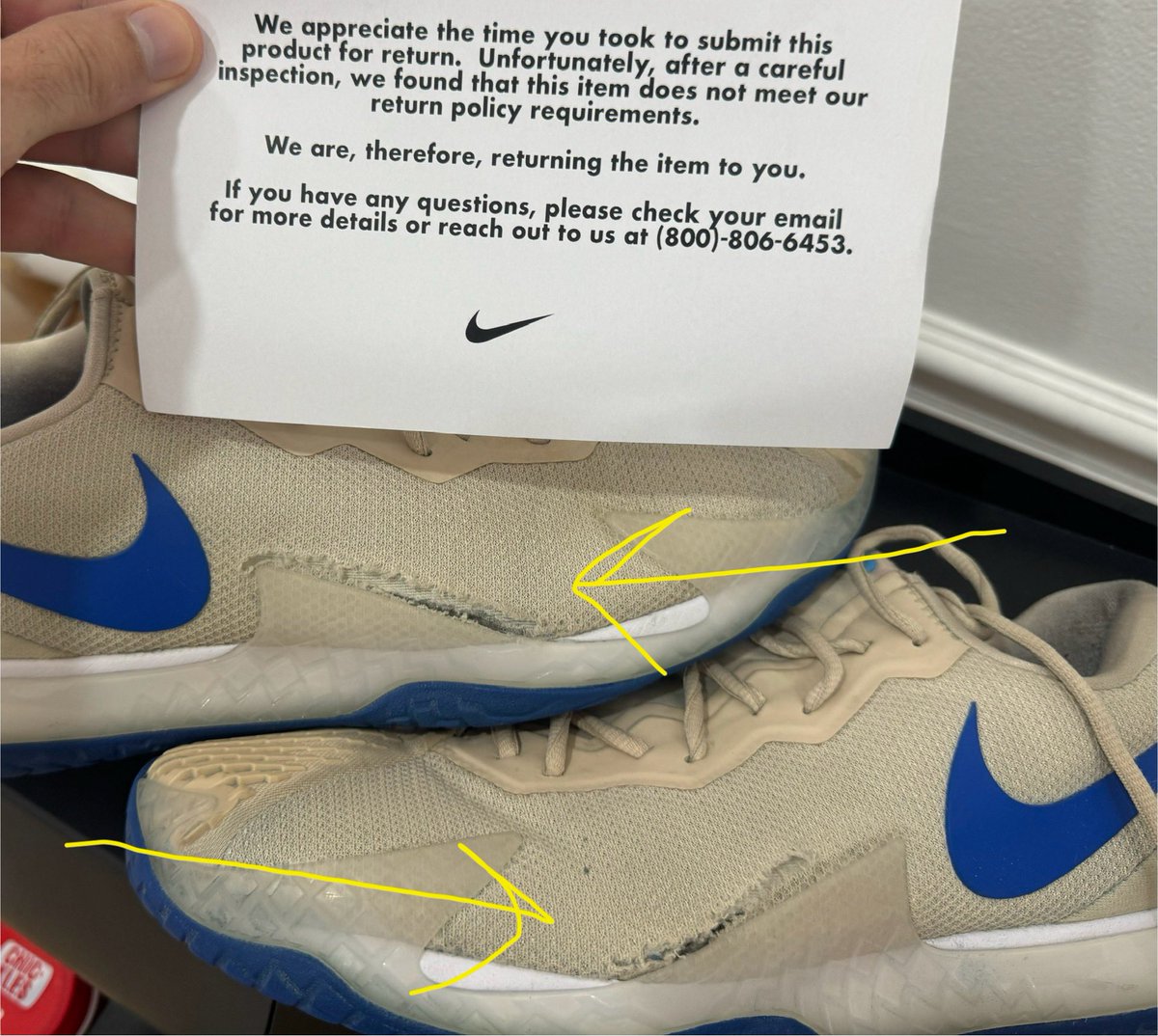 ohnevo's tweet photo. My @Nike #padel shoes both tore on the same spot because of bad stitching on their side. They refuse to refund or replace. Shame on you @NikeService. 
I used to only buy #Nike but no more. They stink at Padel anyway https://t.co/94avt00P7L