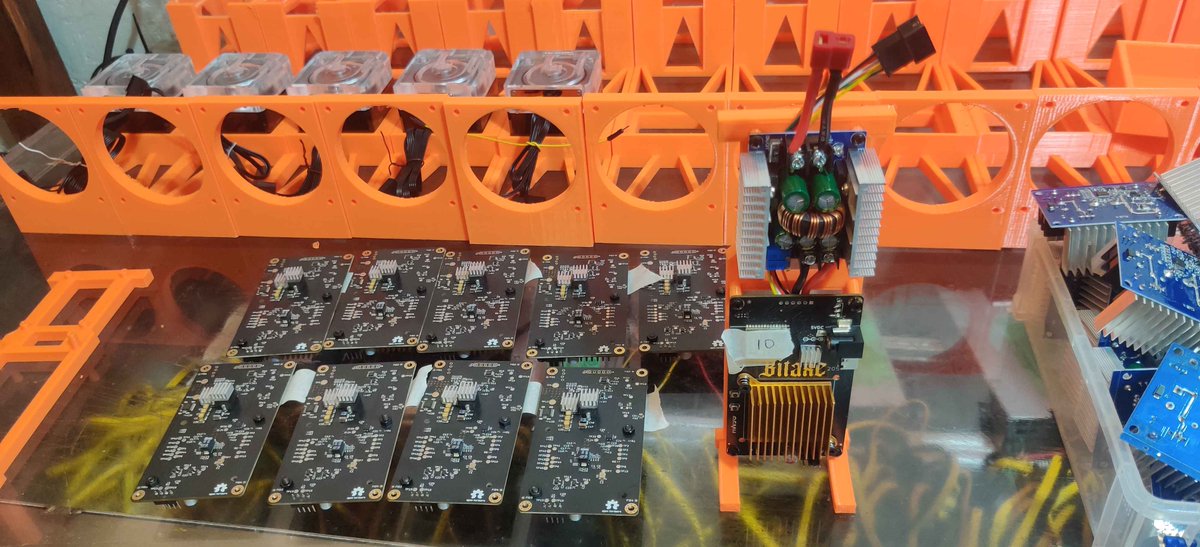 MolonLabeVC's tweet image. $BTC Tech Nerd Army
#ImmergeAxe Update
1xBitaxe moded ... 9 to go