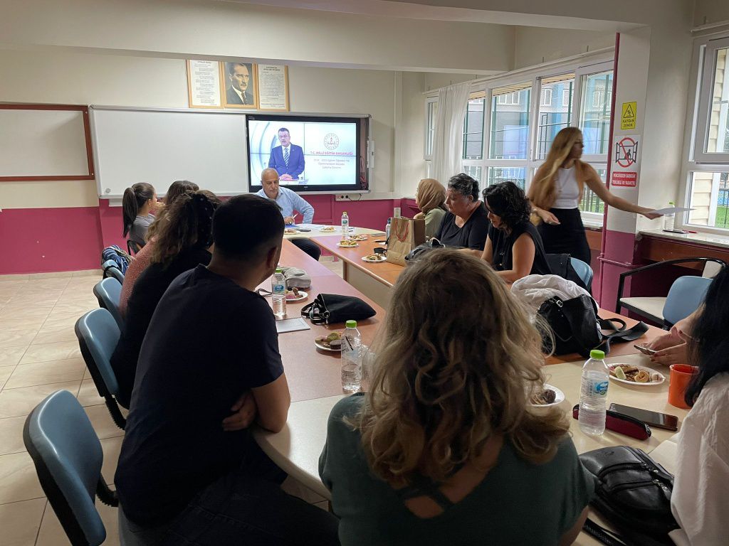 Sene başı öğretmenler kurulu toplantımızı gerçekleştirdik.