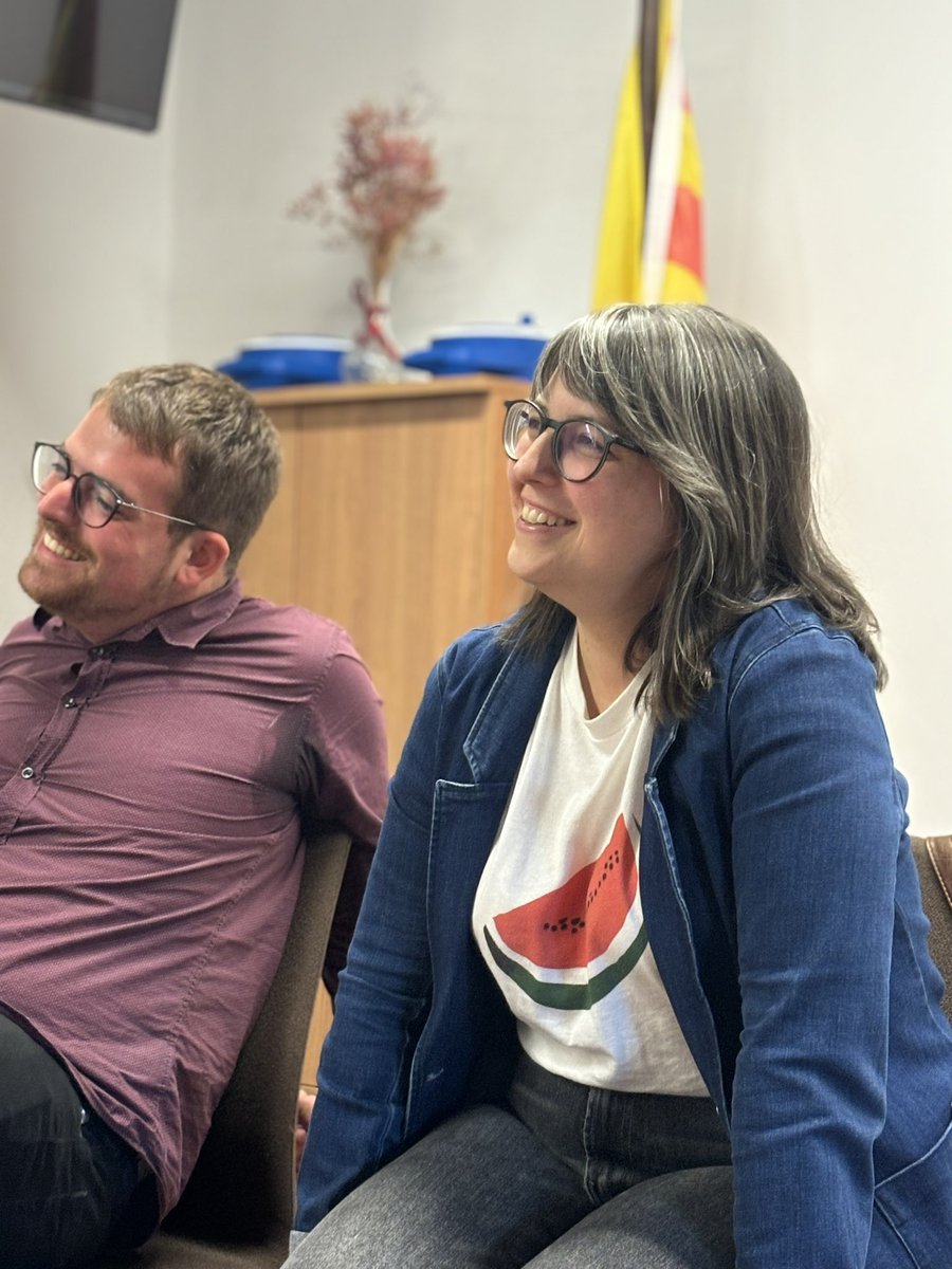 silviasaiz_1714's tweet photo. Un @junqueras en plena forma que ha convençut i ha il·lusionat als més de 100 militants que han volgut parlar amb ell. Arenys de Munt. #MilitànciaDecidim #Mareseme https://t.co/04mT47o9X3