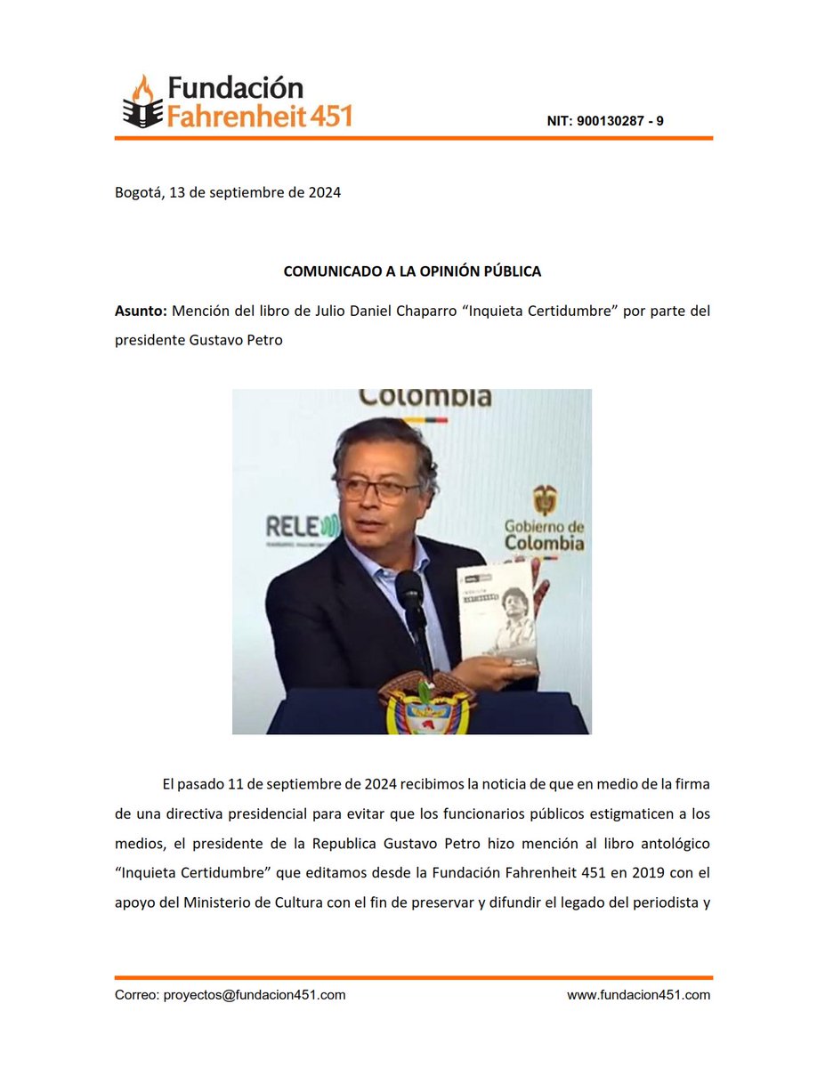 Fund451's tweet photo. El 11 de septiembre en la firma de una directiva presidencial para evitar que los funcionarios públicos estigmaticen a los medios, el presidente @petrogustavo  hizo mención al libro “Inquieta Certidumbre”, que editamos en 2019. Frente a ello, queremos  decir los siguiente: https://t.co/qT5NZ3IeNs