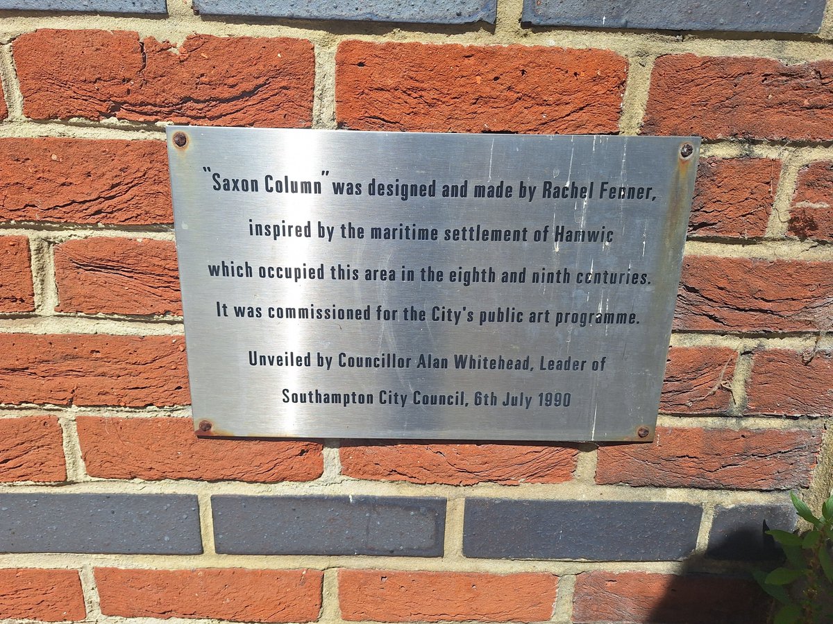 'Saxon Column' artwork by Rachel Fenner, just opposite the main entrance to City College Southampton, Northam/St Marys, referencing the Anglo-Saxon settlement in the area, Hawmic, taken by SAS twitter admin
