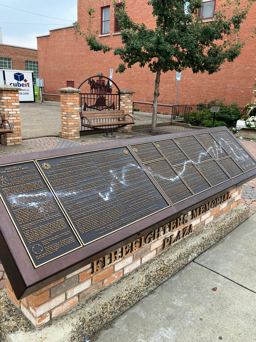 EdmontonFire's tweet photo. @edmfirememorial All of the wreaths laid were destroyed &amp; the bell tower &amp; plaques were vandalized with paint. This is disheartening to those at @edmontonfire, our families, friends &amp; the public. Clean-up is in progress &amp; we want to thank those who continue to support us. 2/2 https://t.co/IA7dLEW2ds