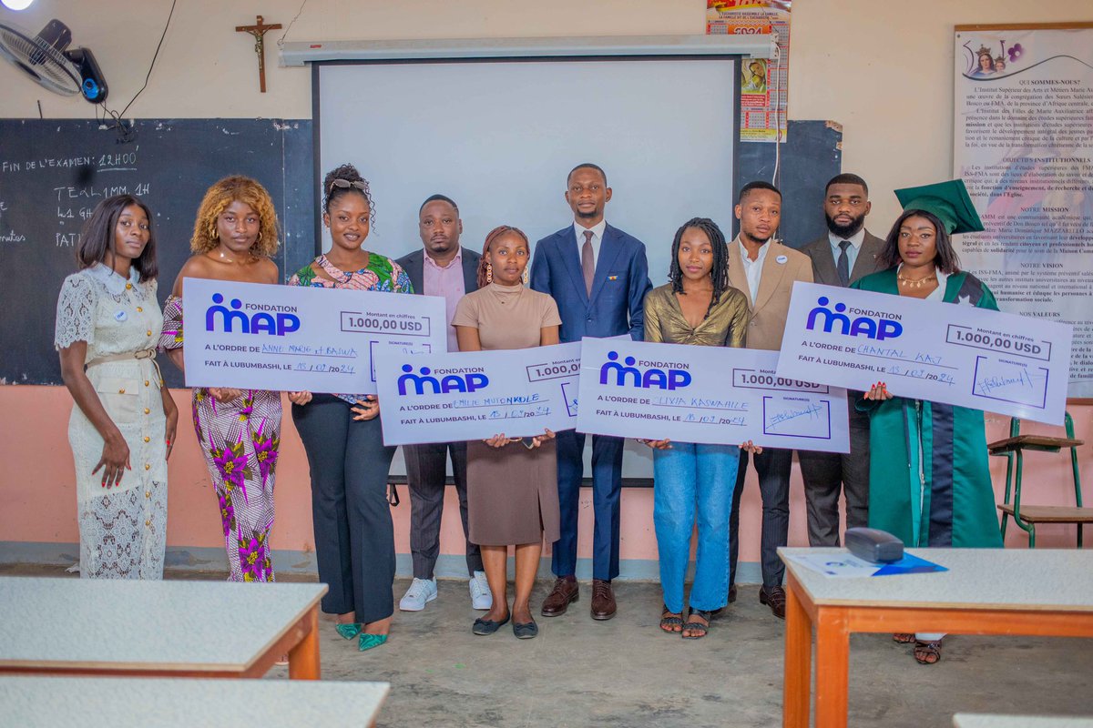 Michael Tshibwid tweet media