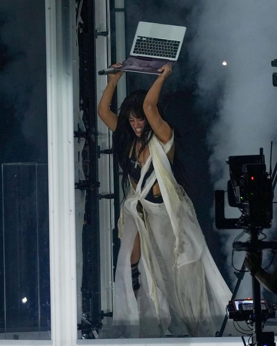 Camila_Cabello's tweet image. LONG LIVE FEMALE RAGE