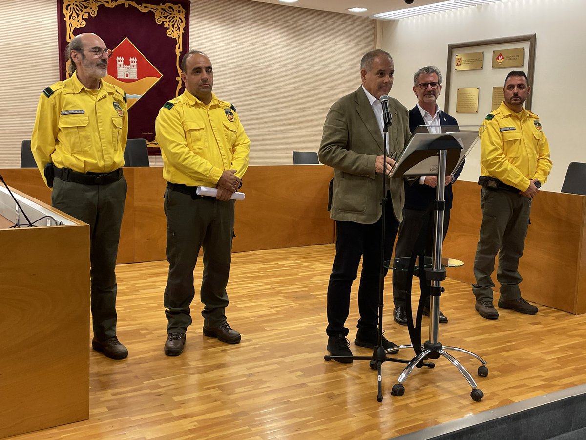 EMDValldoreix's tweet image. L’emoció i l’agraïment han presidit el pregó de l’ADF (@GIEADFSCV), que ha estat centrat en la vinculació del grup de voluntaris amb #Valldoreix, la seva vocació de servei i la voluntat de preservació de l’entorn natural de la vila

@juntsvalldoreix @PPSantCugat @VOXSantCugat
