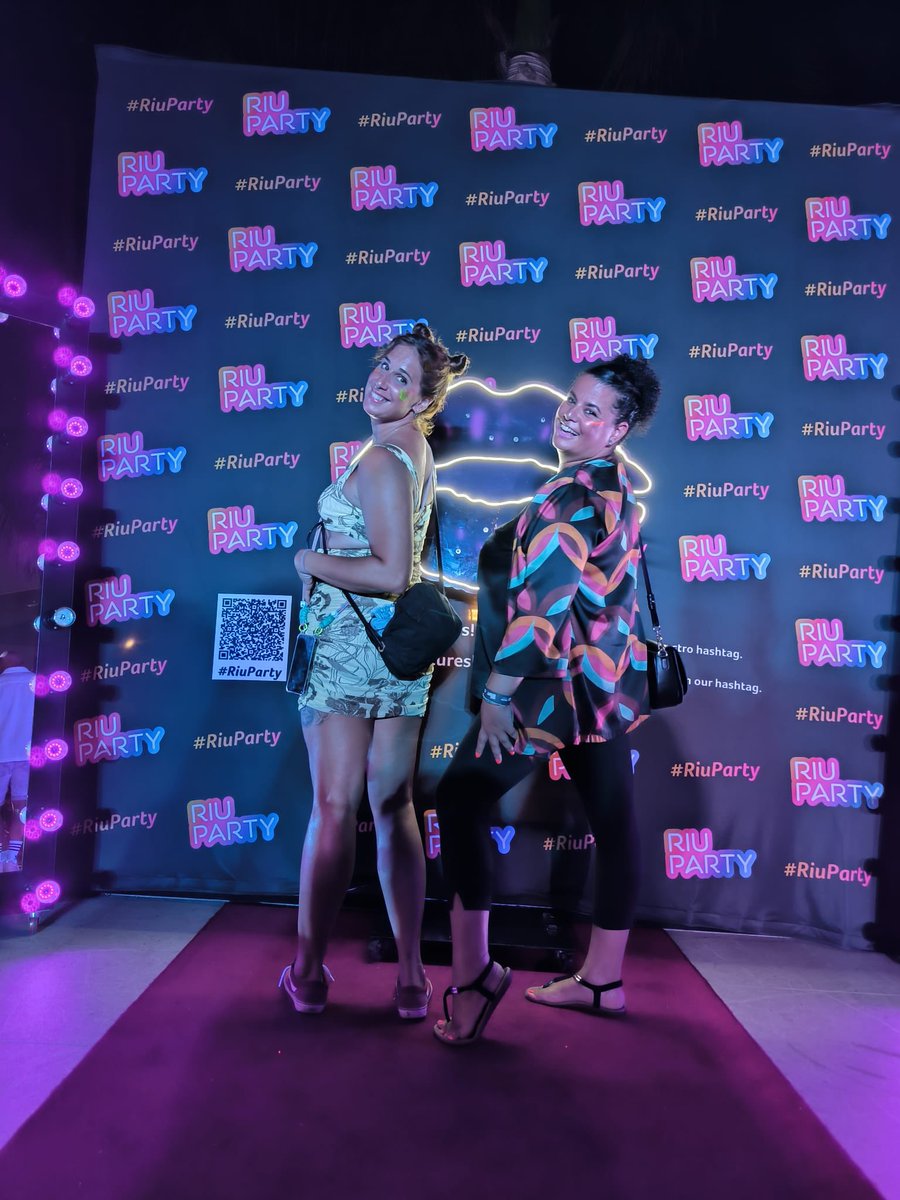 Neon Party
#riuparty