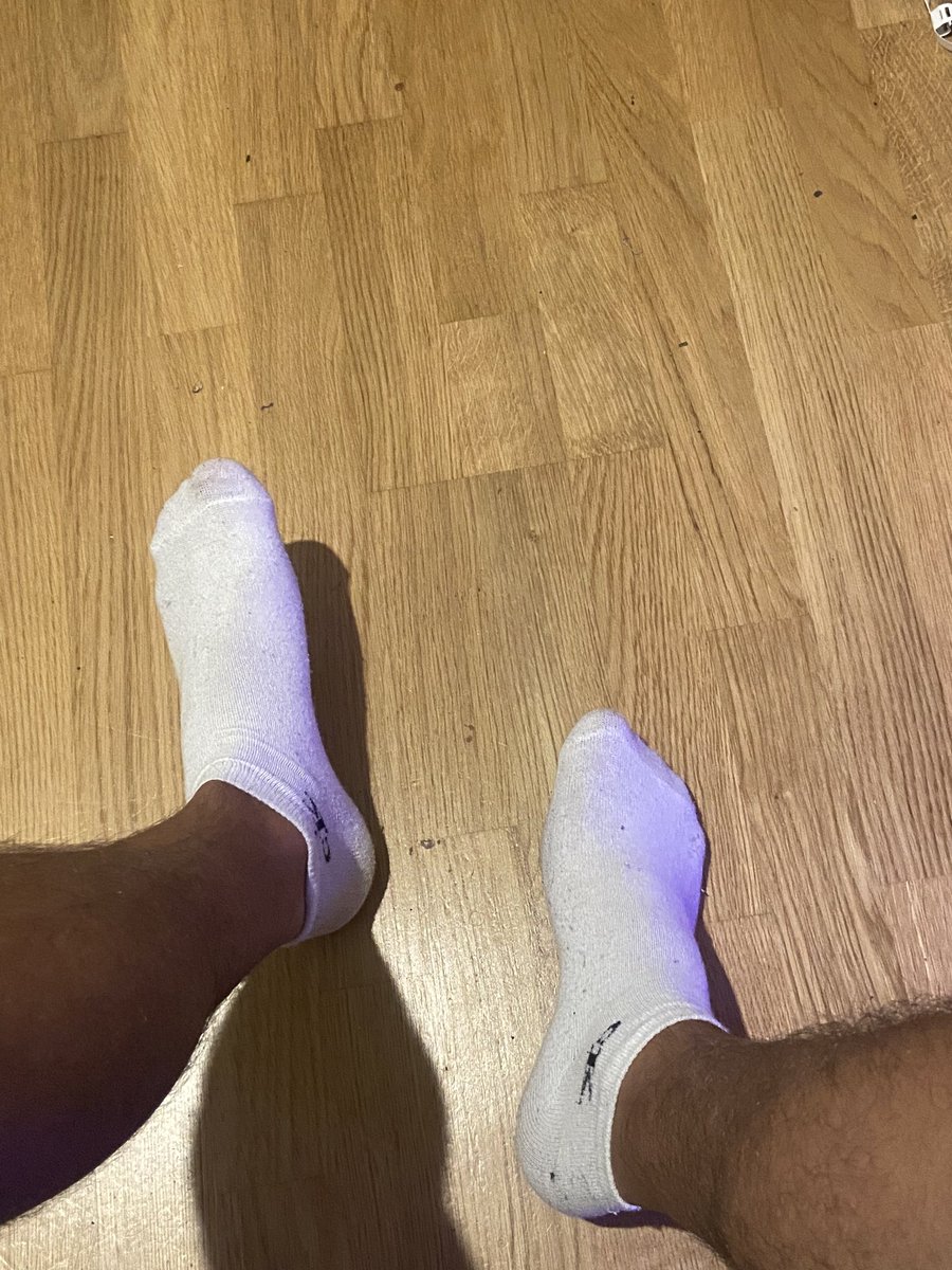 sorbahpla's tweet photo. Schnüffel du Dreck
#cashcow #humanatm #austria #geldschwein #sniffandpay #feet #menfeet https://t.co/OS6OOMQYdk