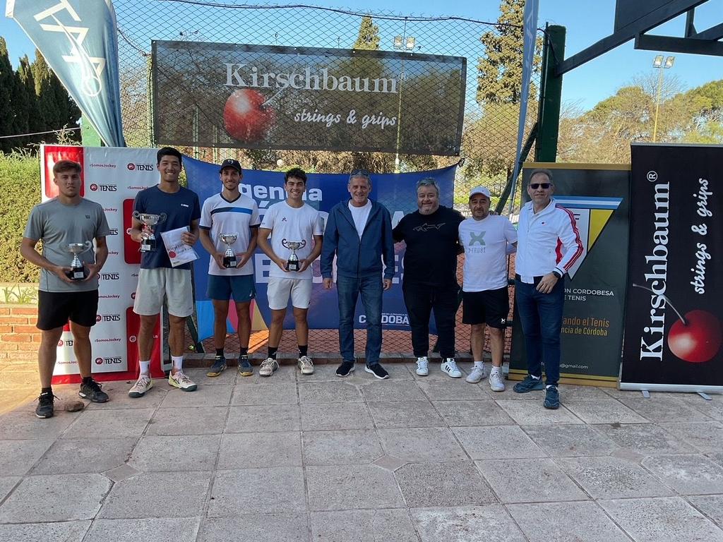 M15 <a href="/AATenis/">Asociación Argentina de Tenis</a> en Córdoba 
Igor Gimenez y Fernando Yamacita (Brasil) son los campeones en dobles tras vencer a Lucca Güercio y Santiago De La Fuente por 3-6, 7-5 y 10-7.
<a href="/FedCbesadeTenis/">F.C.T.</a> 
<a href="/kirschbaumarg/">Kirschbaum Argentina</a> 

Este sábado, desde las 12, las semifinales de singles por <a href="/canaldeportv/">DEPORTV</a>