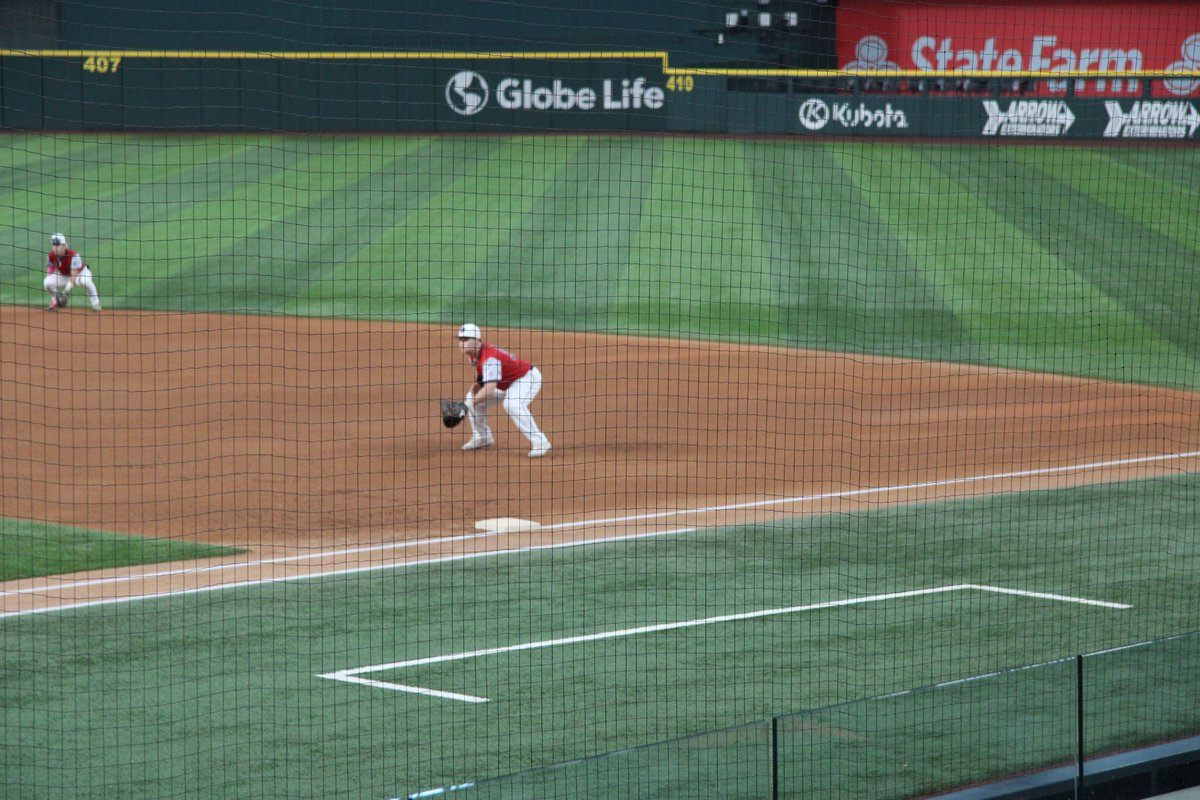 Hef12JBH2's tweet photo. My BP round @GlobeLifeField @BUSShowcase @MHSTigerBSBL @FC_FortWorth @FieldLevel https://t.co/CVtKVWt4pb