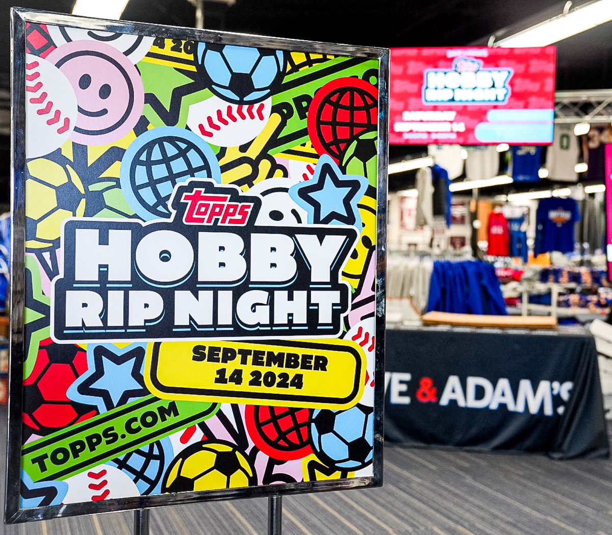 DACWBuffalo's tweet photo. 24 hours away 🚨🤩

Things to know:
• Arrive early, we expect lines to form around 4:30 pm
• Each person will receive $25 to spend on ANY APPAREL, Topps products, and collectibles 
• Everyone will get a free drink ticket (21+ for alcoholic beverages)
• Topps representives will be in attendance, and they’re bringing giveaways 👀

Location: 8075 Sheridan Dr. Williamsville, NY
Time: 5-8 pm