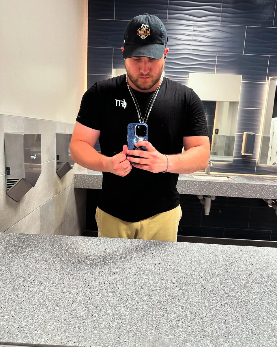MercDestroyer's tweet photo. No risk, no story… 📝

I’m excited to announce I am now sponsored by the amazing @GreekFitllc gym brand. 

From the very beginning I wanted to be part of the brand.  Not to just represent but to help push the brand to new heights!

You can use code “Merc” for 20% off your orders https://t.co/V82rt7rtjw