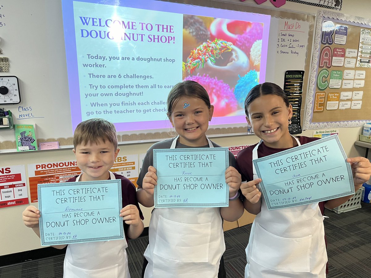 IvyHawnSuhr's tweet photo. 4th Grade finished up our unit on Central Idea by “Baking up central ideas and sprinkling on supporting details.” They had to complete six challenges around the room and at the end, they received a doughnut 🍩. https://t.co/JX0tNbxtFq