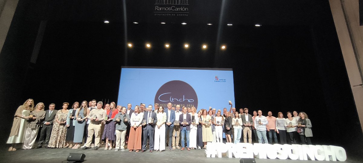Montequesos's tweet photo. #cinchodeoro #premioscincho #montequesosoro #queseriamontequesos #fromago #zamora #zamoraenamora #montequesosaove @tierradesabor @alimentosVALL @FromagoZamora @premioscincho https://t.co/rlK5MIEn6d