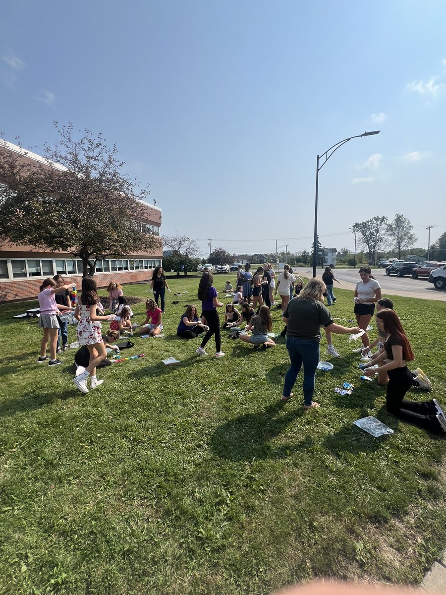 StarpointMS's tweet photo. Over 50 of our students stayed after today to tie-dye shirts to wear for spirit week next week. Thanks to Mrs. Preisch for setting up this fun opportunity for our students! https://t.co/CDpOgQUZBV