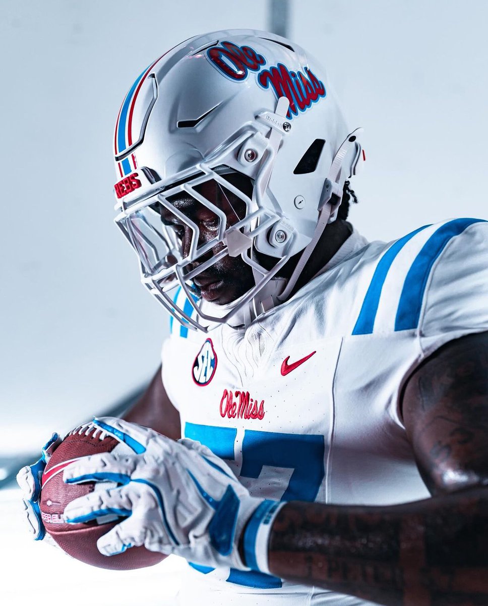 TheSECScoop's tweet photo. Who’s got the best looking all-white unis this week? 👀

🔁 RT for Texas A&amp;M
🤍 Like for Ole Miss

#GigEm #HottyToddy https://t.co/SjZ2WruNSk