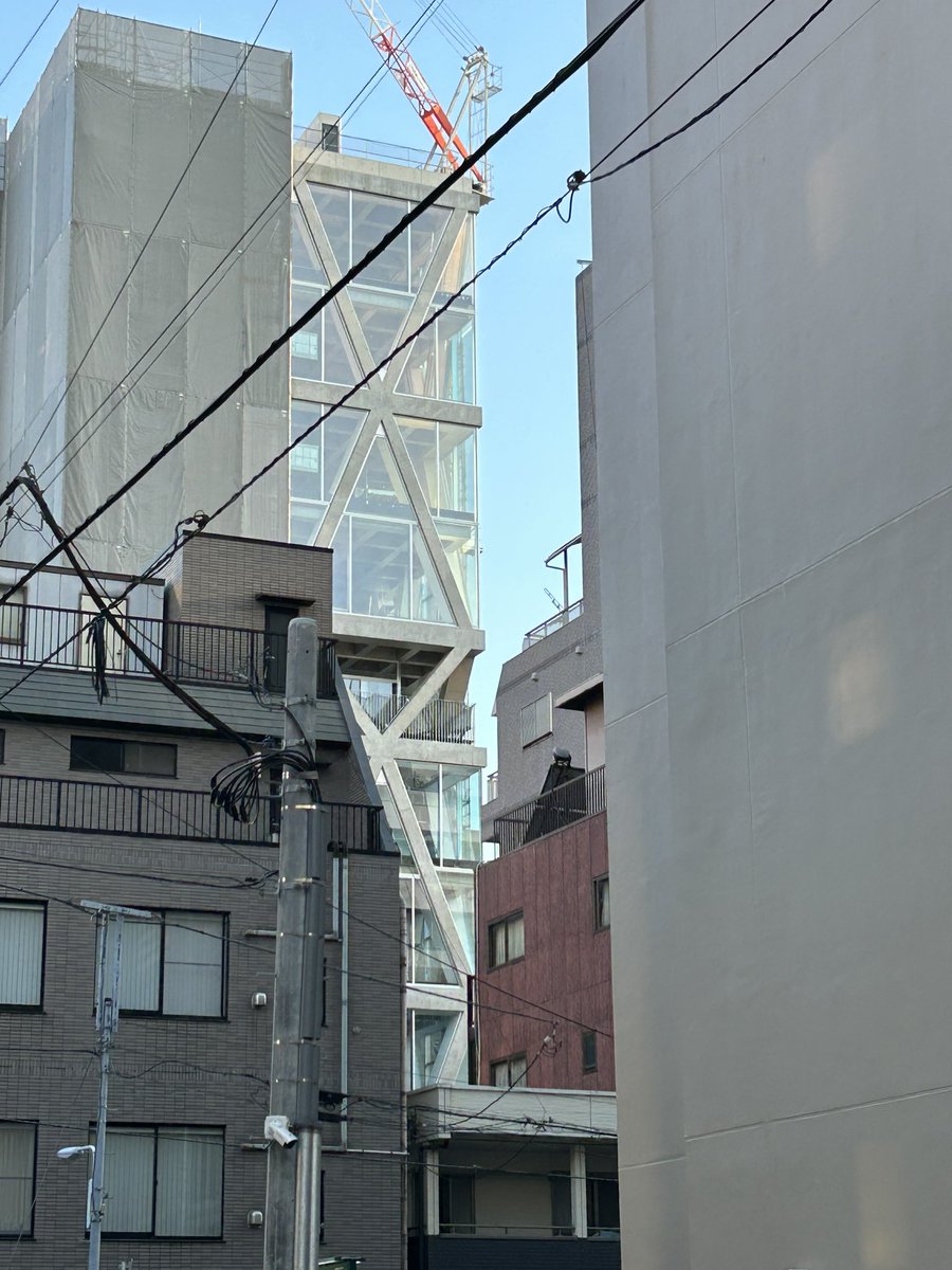 MMAAA_archi's tweet photo. ついに仮囲いが取れ始めた。
#御徒町のオフィスビル https://t.co/GIjL8OQynn
