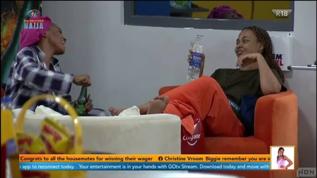 Victoria_uvo's tweet image. Supa Komando woman and padi of life. Stay hydrated, y'all drink @SupaKomando and @AquafinaNigeria 🥂