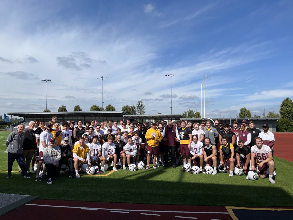 Wrapped up Friday practice in Seattle WA with a visit from former⁩ Cobber football and ⁦<a href="/Vikings/">Minnesota Vikings</a>⁩ legend Gary Larsen.  ⁦<a href="/Concordia_MN/">Concordia College</a>⁩ ⁦⁦<a href="/CobberSID/">Cobber Athletics</a>⁩ #RollCobbs #PurplePeopleEaters ⁦<a href="/NFL/">NFL</a>⁩
