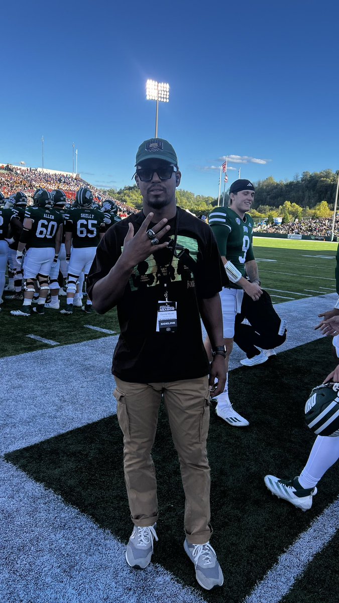 geraldmoore_jr's tweet photo. Rings from the first two major bowl wins in @ohiou history! I love being apart of the Bobcat family. Seeing where the program is today from where it was when I started back in 2008 makes all the sacrifices worth it. OU Oh Yeah! #firstandfinest #TheOhioUniversity https://t.co/jB43mCyhqi