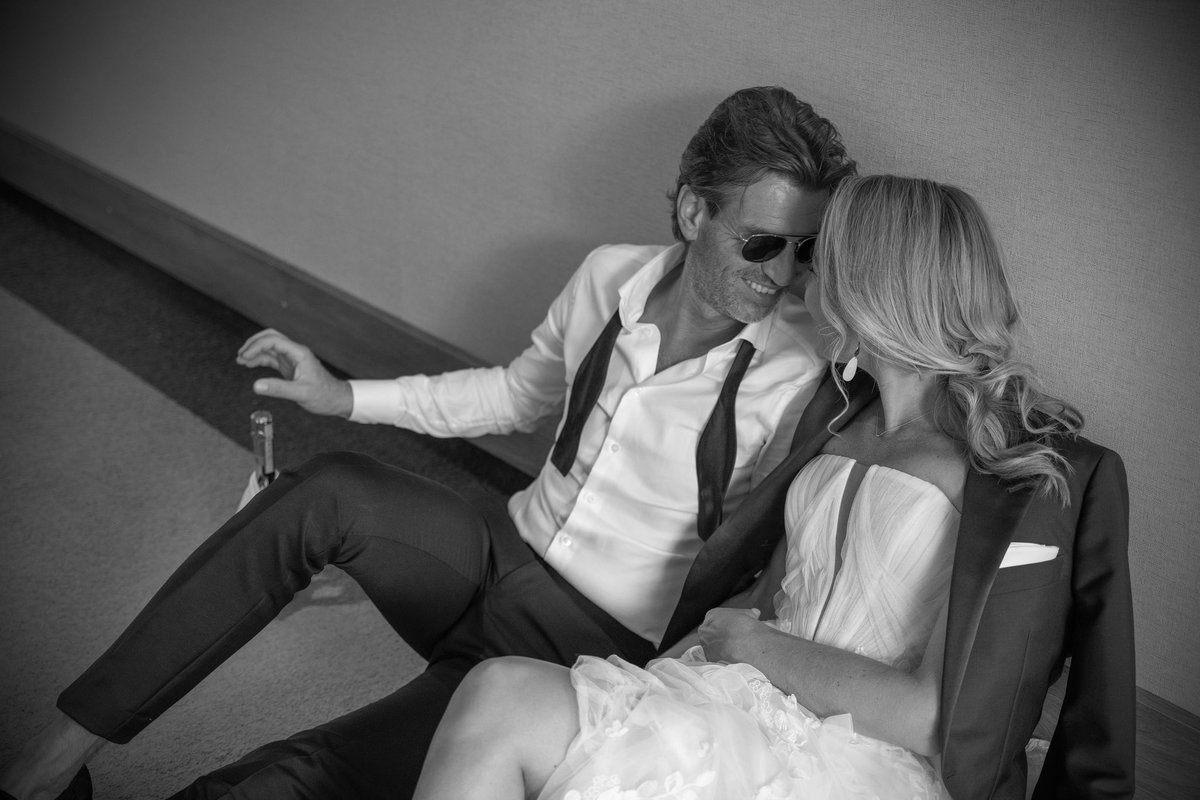 Hendriksenmode's tweet photo. Wij zijn getrouwd!! 🥂💍 
Plezier, vakmanschap en het samen begeleiden van onze gasten is onze professie. Jarenlange ervaring maken ons tot dé (trouw)maatpakken-specialist v/h noorden! 
https://t.co/d8inPA31yW
Bel of mail voor een afspraak, welkom!
#wedding #trouwen #maatpak https://t.co/AAXkohvvDc