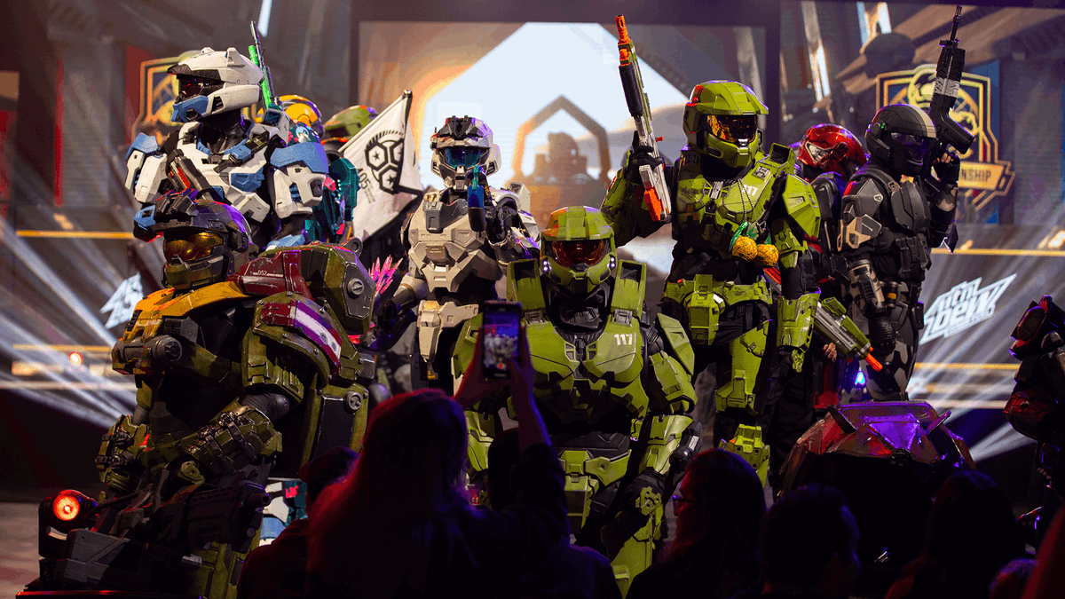 Halo's tweet photo. With #HaloWC 2024 just around the corner, it's time to gather, celebrate, and immerse yourself in the ultimate Halo fan experience! 

Secure your tickets now for: 

🎭 cosplay contest 
📣 343 Dev Panels 
🎉 giveaways 
🫡 and so much more! 

🏆️ https://t.co/Z8CE7cbTBK https://t.co/dWU5C5upYy
