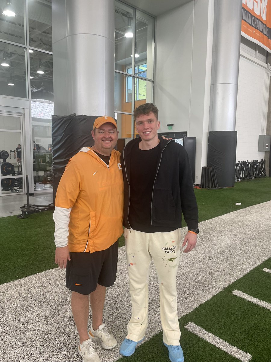 Welcome back home to Rocky Top <a href="/DaltonKnecht3/">Dalton Knecht</a>! Thanks for stopping by!  

#GBO🍊