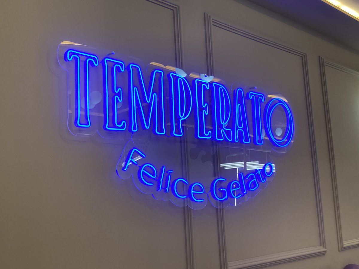 JMtnezNunez's tweet photo. Que orgullo e ilusión en el centro de #Murcia
Visita #Temperato en trapería
Y recuerda , siempre @ARROZ_CALAS_DOP
Helado de #ArrozConLeche , brutal https://t.co/6iQafxGIC1