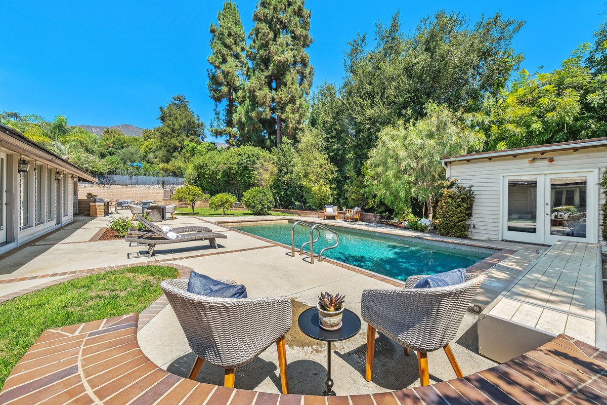 imuragentkathy's tweet image. NEW LISTING 🏡

✨ Open Houses ✨
Saturday, 9/14 from 2:00 - 4:00pm
Sunday, 9/15 from 2:00 - 4:00pm

5058 Walmar Avenue
La Cañada Flintridge

Price upon request

Call me today for more information. 📲
818.949.5205
kathy@imuragent.com
CalRE #00947297

#newlisting #imuragent