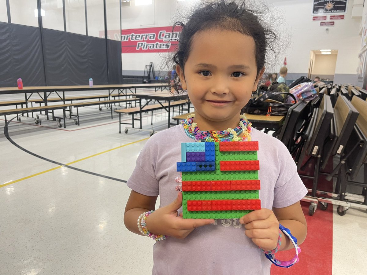 CommunityDv's tweet image. Norterra Canyon B&amp;amp;A, In honor of Patriots&apos; Day, we made American flags as magnets and Lego American flags. @dvusd #wevegotwhatyouwant