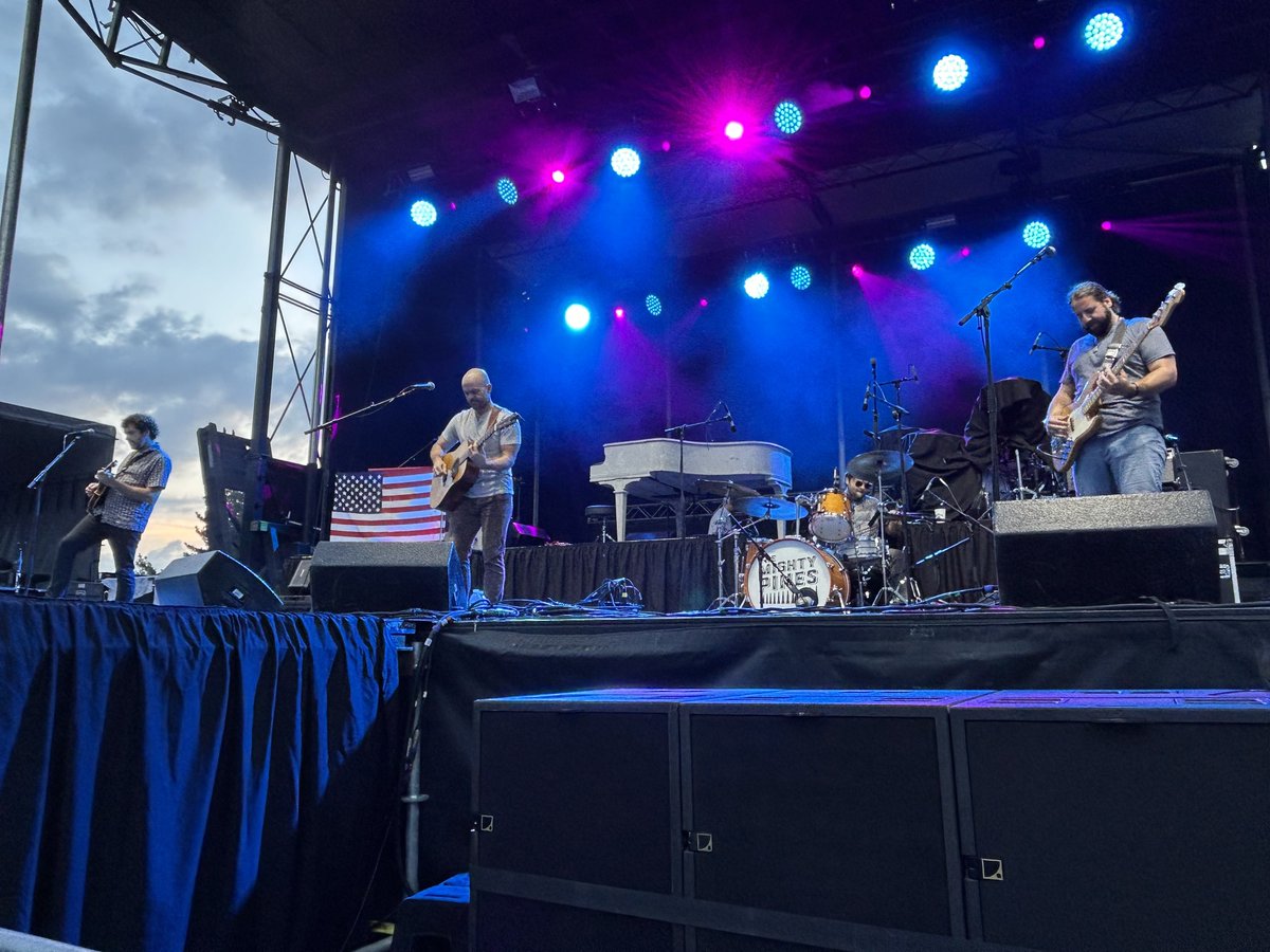 Night 1 of #Songs4Soldiers was a blast! 🇺🇸🙌 Thanks to Ian Ferguson, <a href="/TheMightyPines/">The Mighty Pines</a>, &amp; <a href="/janson_chris/">Chris Janson</a> for amazing performances!

Big shoutout to our sponsors <a href="/budweiserusa/">Budweiser</a>, <a href="/JimBeam/">Jim Beam</a>, <a href="/hellocountry/">Country Financial</a>, &amp; Weber Chevrolet.

See you all for Day 2!

#S4S2024 #Songs4SoldiersSTL #Veterans