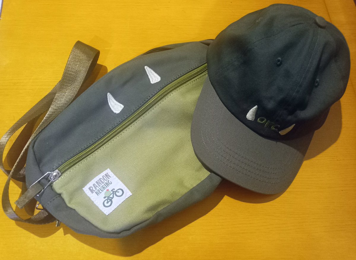 Guinbask's tweet photo. I purchased #RandonNeuring cap and crossbody bag from @ohmonah !
Great works!! https://t.co/2xf4ImZuzu