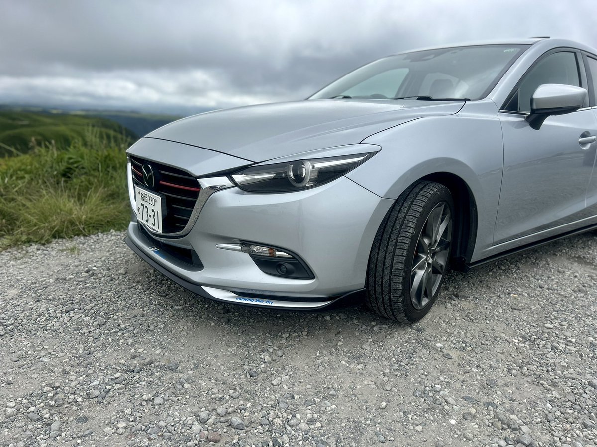 vertherofshingu's tweet photo. 大観峰。
道中、霧が出てたけど現地着いたらいい感じだった✨
#mazda
#mazda3
#sonicsilver
#bmアクセラ
#アクセラスポーツ
#ドライブ好きと繋がりたい
#マツダアクセラ
#マツダフォトオブザイヤー
#車好きな人とつながりたい
#axela
#axelasports
#青空ドライブ
#withmazda https://t.co/zRiPNj1SC7