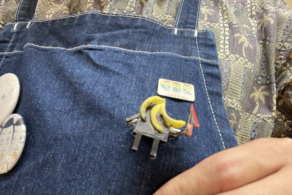 dohschool's tweet photo. カケルくんの作品バナナボーイバッジ可愛い🍌🔪
#Tinkercad  
＃プログラミングスクール https://t.co/o4VfMdVmXJ