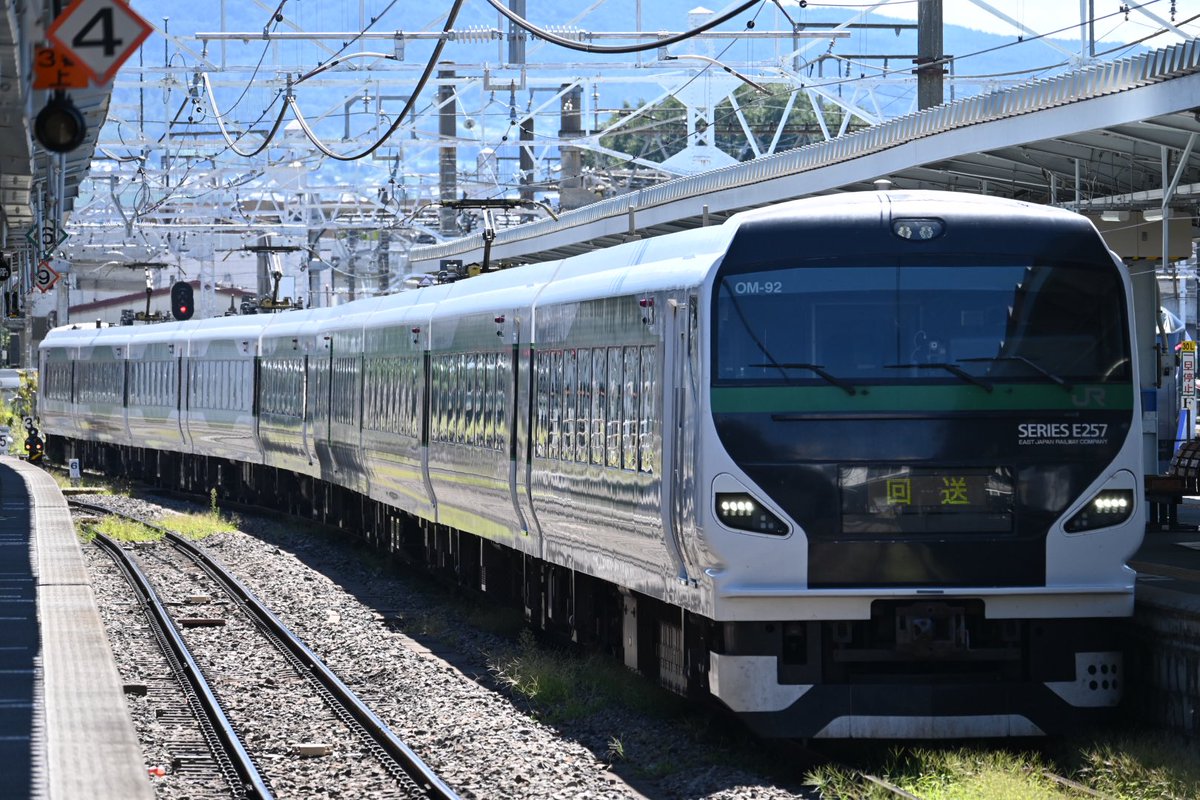 ↑の続き】 特急アルプス（E257系2000番台オオNA-08編成）の返却を大糸