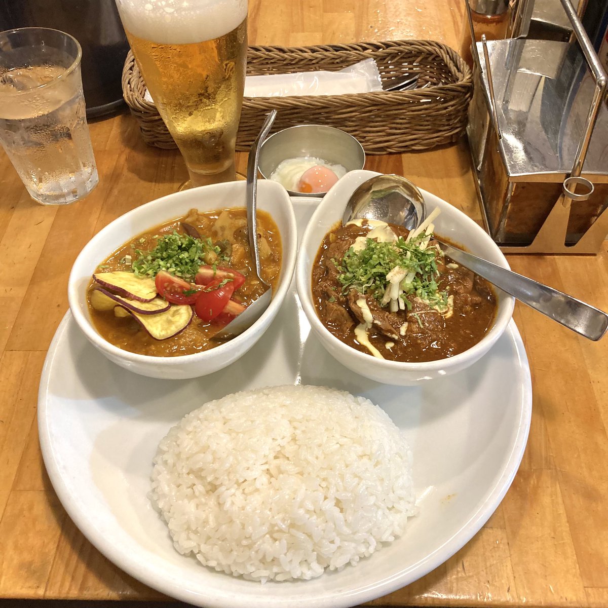 area51jazz's tweet photo. #神田カレー街食べ歩きスタンプラリー2024 ・No.27
#神田カレー街食べ歩きスタンプラリー
#神田カレーグランプリ
#神田カレー食べ歩き
#神田カレー部 ・昼練
2種のカレー
（野菜と豆のカレー、スパイシーホルモン）
（@ スパイスボックス ）
ごちそうさまでした(^ ^)
#スパイスボックス #spicebox https://t.co/GTre2bF1Nk