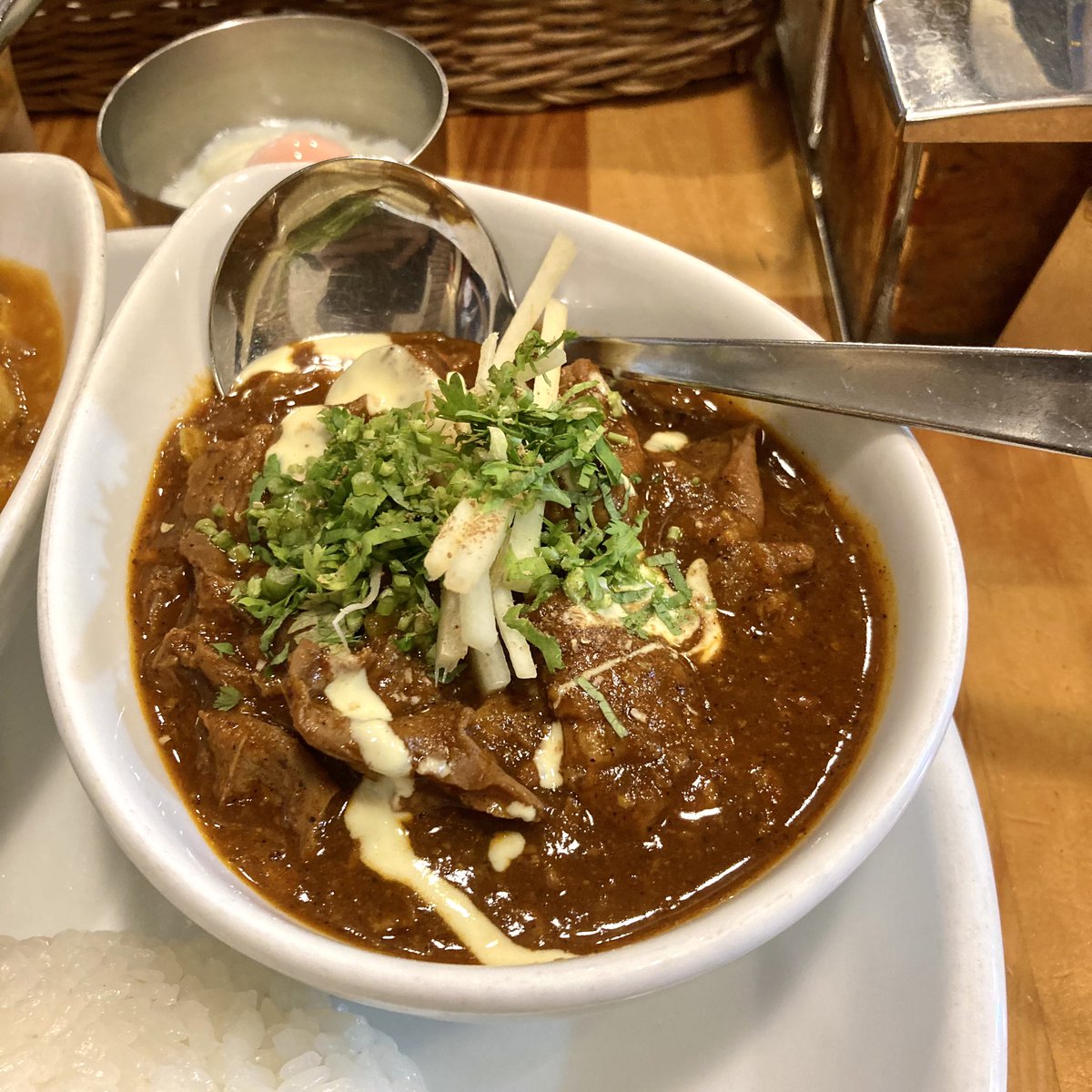 area51jazz's tweet photo. #神田カレー街食べ歩きスタンプラリー2024 ・No.27
#神田カレー街食べ歩きスタンプラリー
#神田カレーグランプリ
#神田カレー食べ歩き
#神田カレー部 ・昼練
2種のカレー
（野菜と豆のカレー、スパイシーホルモン）
（@ スパイスボックス ）
ごちそうさまでした(^ ^)
#スパイスボックス #spicebox https://t.co/GTre2bF1Nk