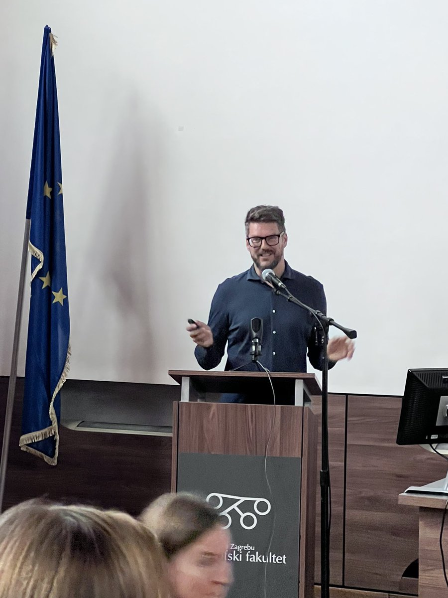 kallinikos1980's tweet photo. Presented yesterday at #ESHE2024 conference: New CT tomography study of #HFloresiensis #LB1 strongly suggests that it is not derived from H. Erectus. In fact, it is more primitive than H. erectus, suggesting deeper evolutionary roots, not an "island dwarf". https://t.co/NJnKgqycpG