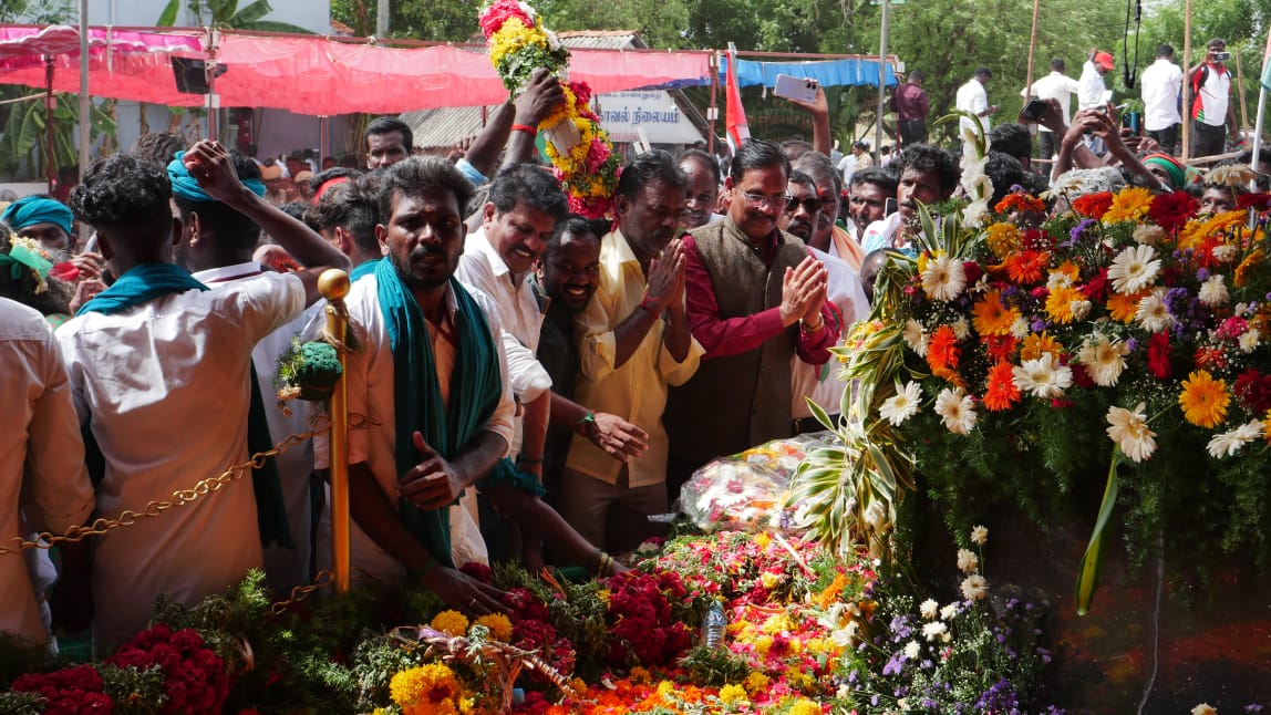 தேசிய தலைவர் தியாகி இமானுவேல் சேகரனார் 67வது நினைவேந்தல் நிகழ்வில் 
அகில பாரதிய குர்மி குடும்பர் சத்திரிய மகா சபை யின் 
தேசிய பொது செயலாளர் 
திரு உத்தம் பிரகாஷ் சிங் அவர்கள் மற்றும் தமிழக மாநில மாவட்ட நிர்வாகிகள் மரியாதை செலுத்திய போது
<a href="/DKV_IT_WING_Ofl/">DKVITWING</a>