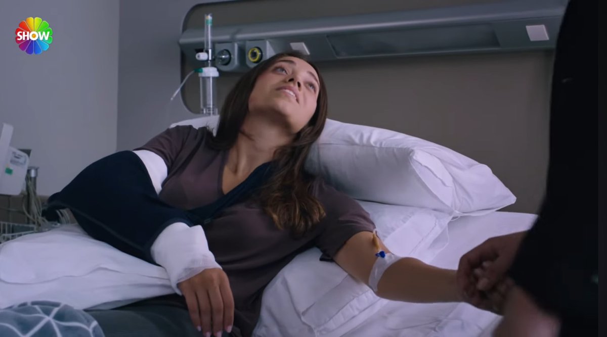 Bu serum takış şekli ne abiiii 😂😂 <a href="/ketche1/">hakan ketche</a> #kizilcikşerbeti