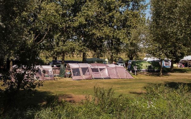 🌿With its peaceful location, Reedham Ferry Touring Park is ideal for those looking to relax and enjoy the natural beauty of Norfolk, while still having the freedom to discover all the area has to offer.
camping-directory.uk/1361 
#NorfolkBroads #Camping #Touring #UK <a href="/reedhamferry/">Reedham Ferry Inn</a>
