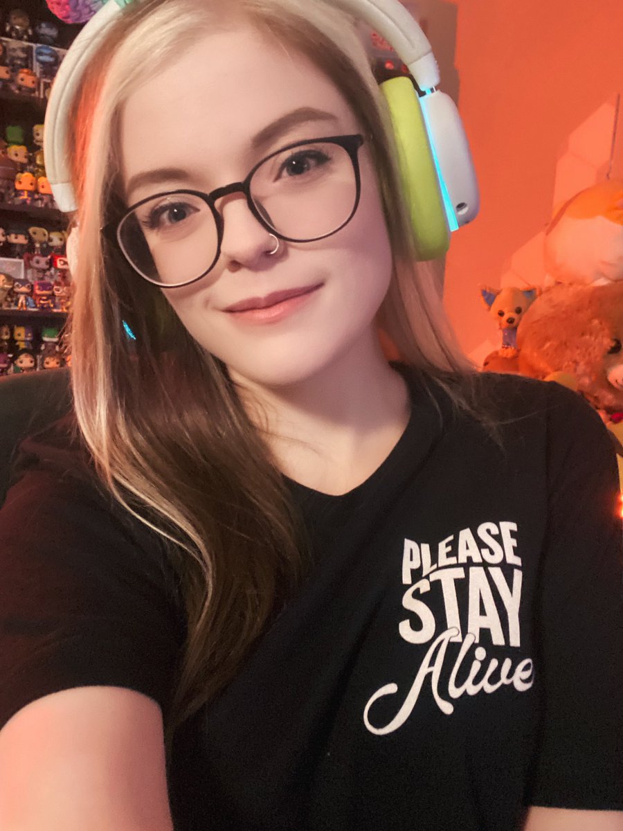 megkaylee's tweet photo. I’m live now fundraising for @TWLOHA as a part of Suicide Prevention Month! 

We’ve got lots of fun incentives on the line-up, so come support a great cause and have some fun with us! 💙 https://t.co/3iZ5d79Dxf https://t.co/pxDVTT8EbA