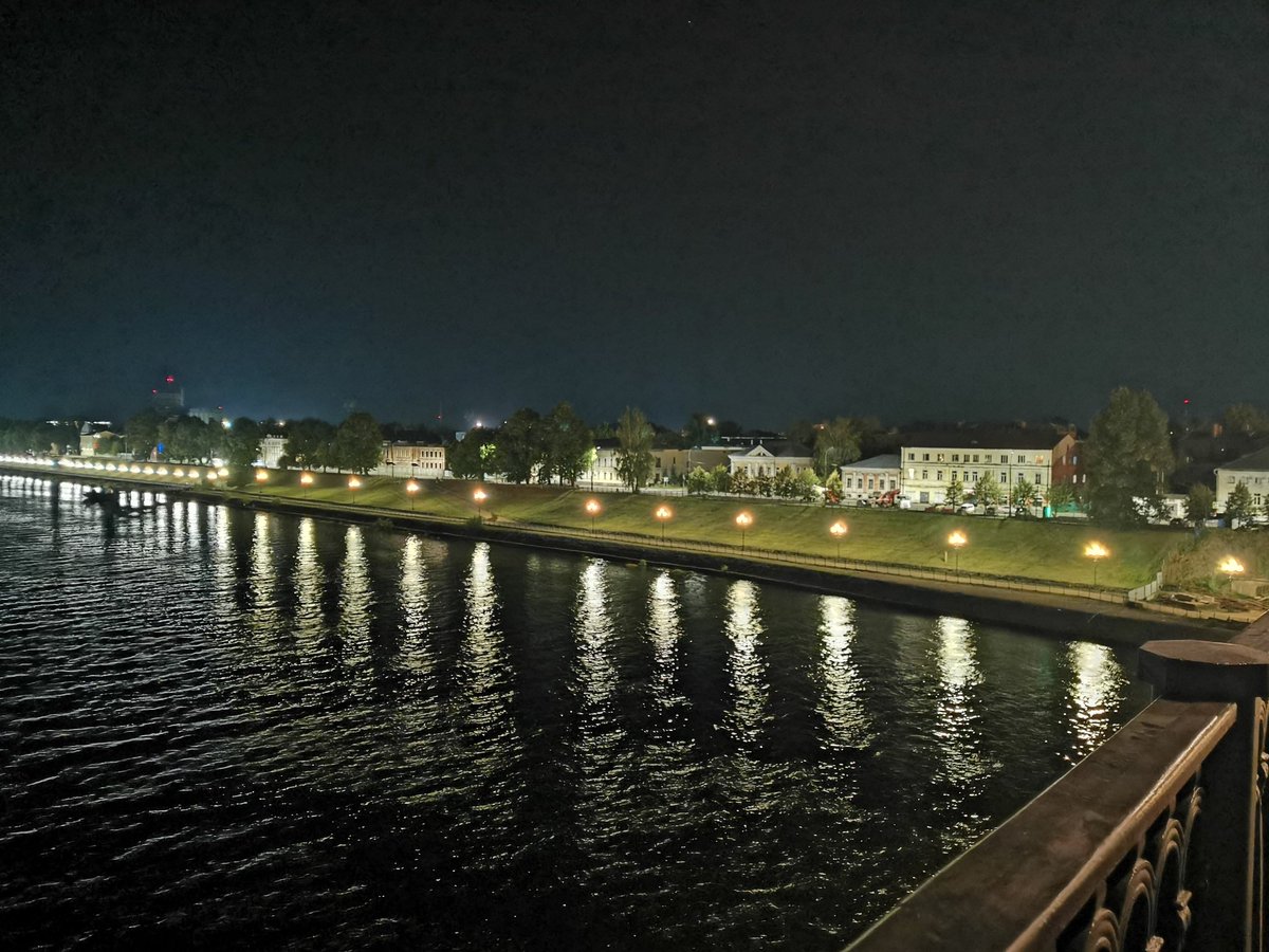 CoffeeAdmin's tweet photo. Рыбинск - это очень красивый город. Но - Рыбинск - это город, в котором жизнь в пятницу вечером заканчивается в 10 вечера. Это город в котором в пятницу вечером поесть исключительно негде. Если только ты не любитель ночных клубов из 90х и если тебя не напрягает кальян.

#рыбинск https://t.co/ASeRnRugmz