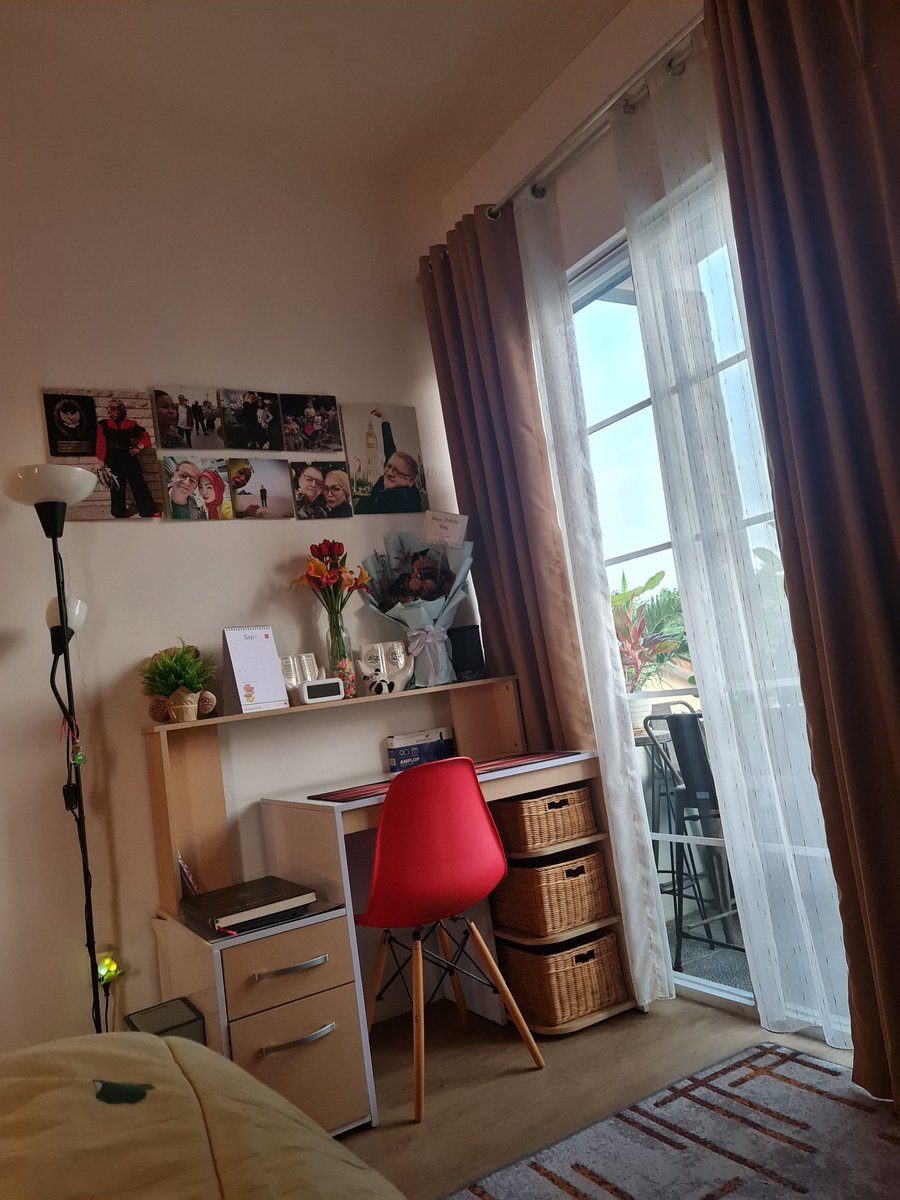 Bangun pagi kalo bukan karena mules kenape males benerrrrrr...