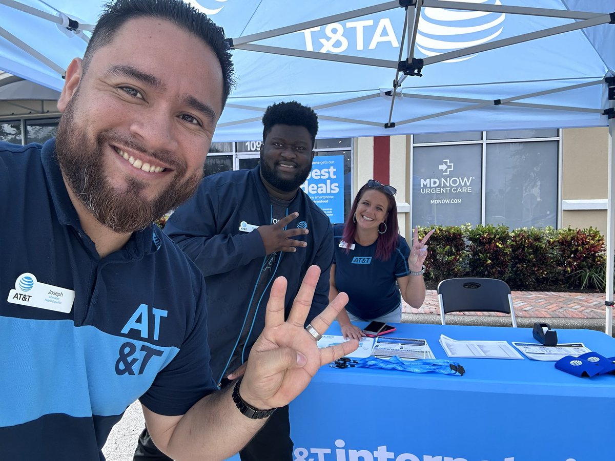 Joseph_May1FLA's tweet photo. iPhone 16 Preorder event at Causeway @shawni777 @One_FLA @ValdesKyara @_THESEVEN7_ @LuisSilvaOneFLA https://t.co/FL6GssZkzd