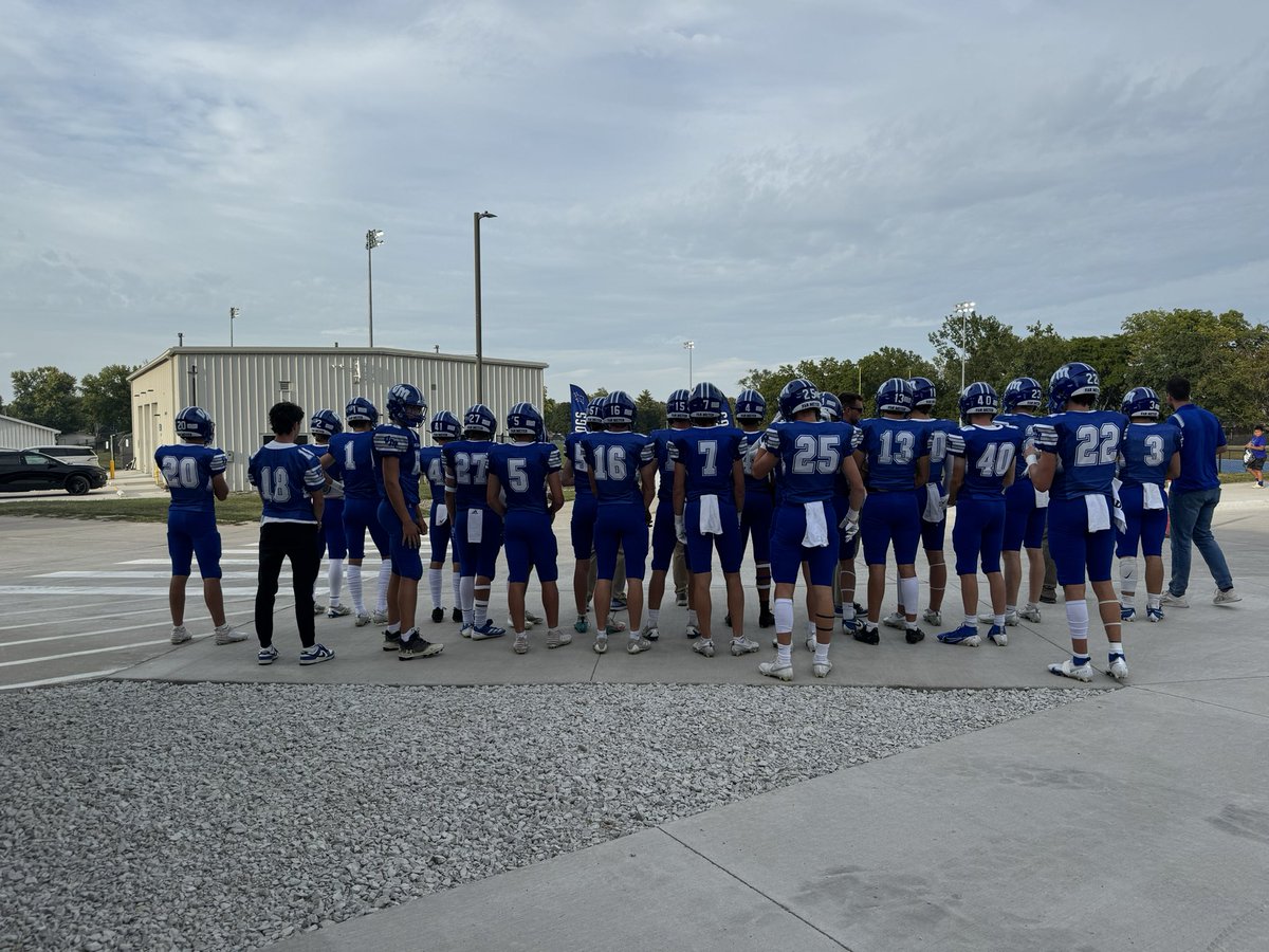 VMFootball_'s tweet photo. The Dawgs are ready!! #RollDawgs #TEAM https://t.co/F4fSk2FKKK